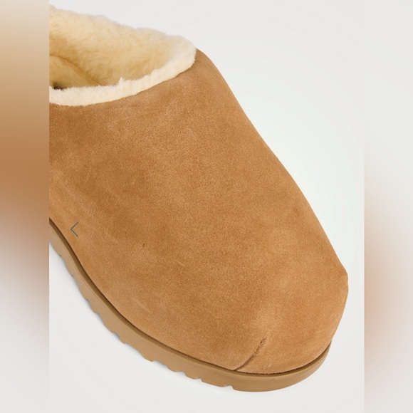 Brand New UGG Pumped Slide – Chestnut (Size 8) with original box - Picture 3 of 13